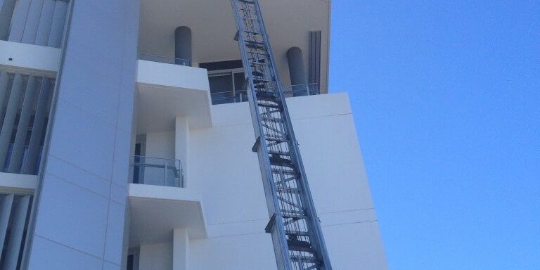 use_crane_hoisting_truck_get_building_materials_construction_supplies_to_roof_quickly_brisbane_gold_coast_sunshine_coast_ozhoist
